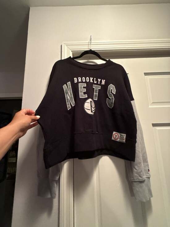Tommy Jeans Tops - Tommy Jeans Brooklyn Nets NBA Colorblock Raw Hem Cropped Sweatshirt